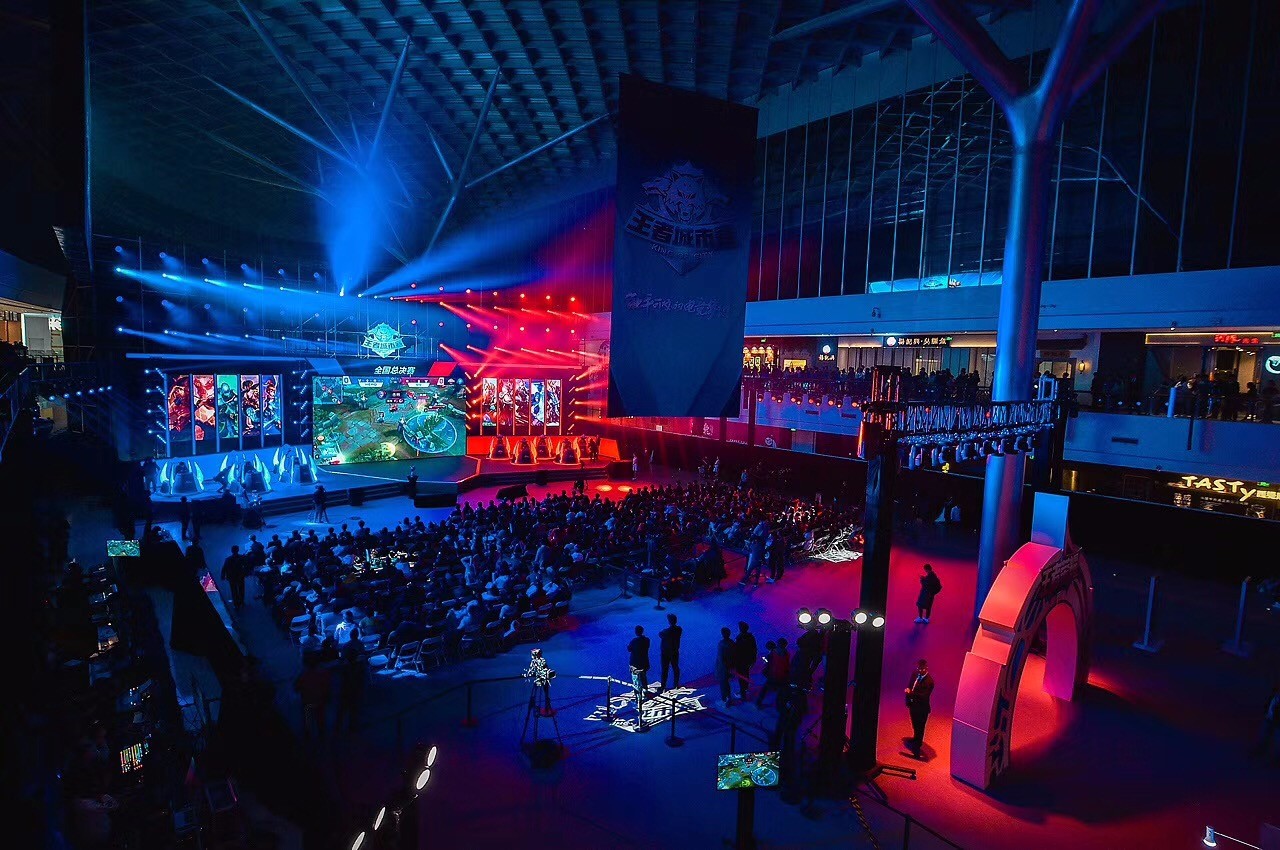 100T官推发布Doublelift、Prince交换队服合影：意义所在